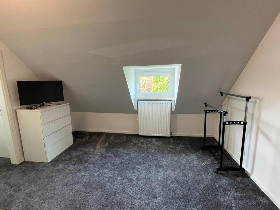 Appartamento Reihenhaus In Ruhiger Lage Pinneberg Esterno foto